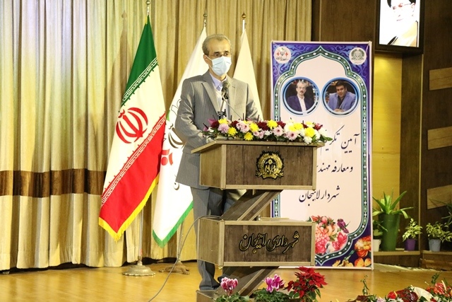 با حضور معاون استاندار  آیین معارفه یوسف قیامتیون به عنوان شهردار جدید لاهیجان برگزار شد